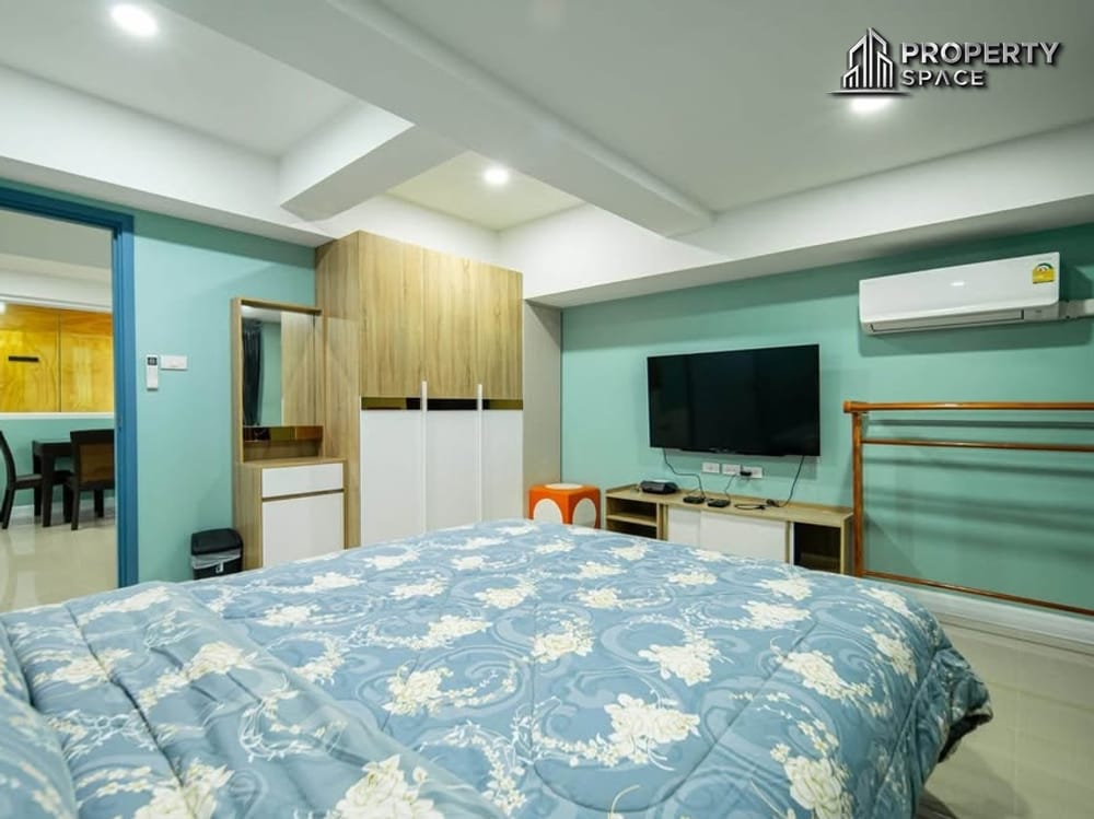 Spacious 6-Bedroom Pool Villa in East Pattaya For Rent Image 19