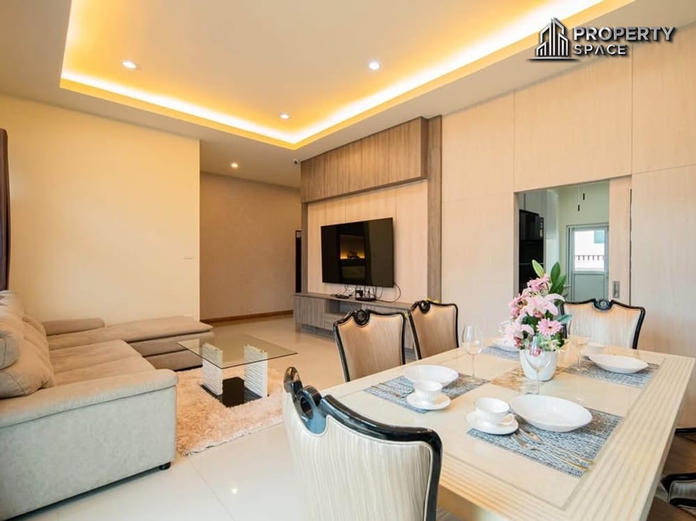 Spacious 6-Bedroom Pool Villa in East Pattaya For Rent Image 6