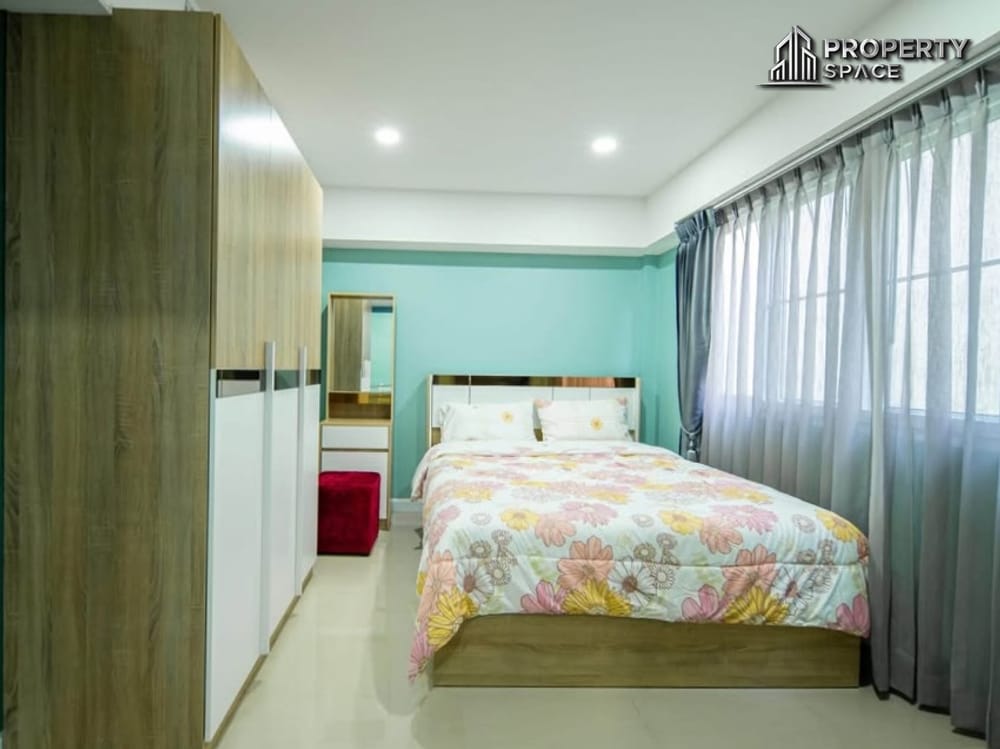 Spacious 6-Bedroom Pool Villa in East Pattaya For Rent Image 21