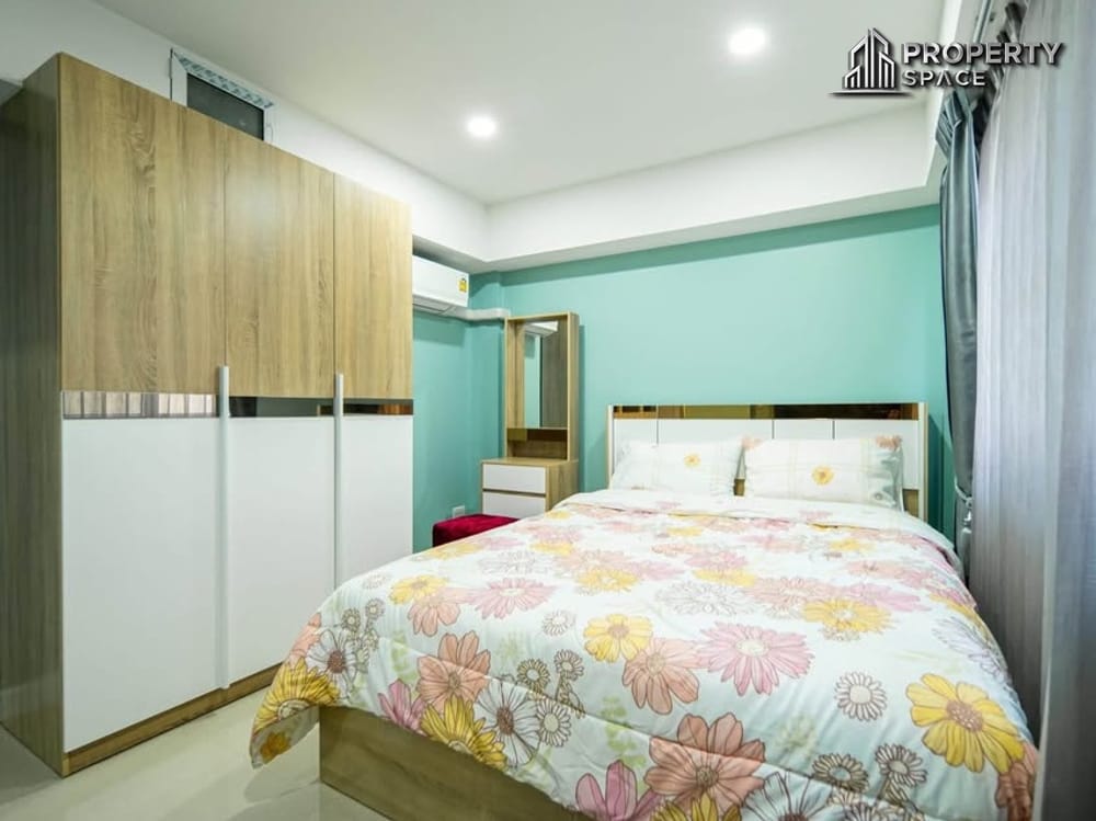Spacious 6-Bedroom Pool Villa in East Pattaya For Rent Image 22