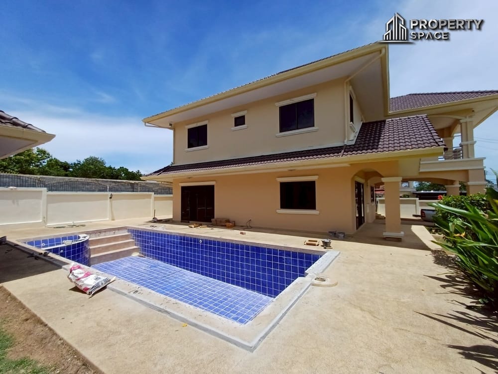 Spacious 5-Bedroom Pool Villa near Mabprachan Lake Pattaya For Sale Image 4