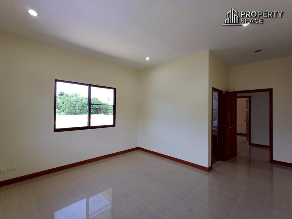 Spacious 5-Bedroom Pool Villa near Mabprachan Lake Pattaya For Sale Image 19