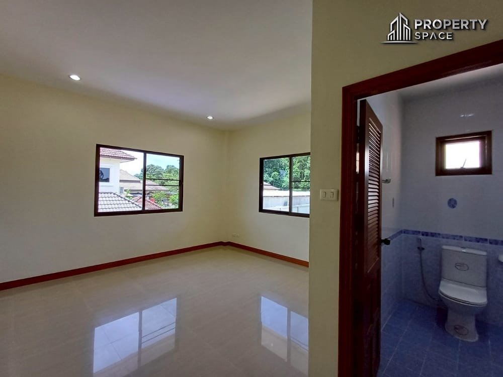 Spacious 5-Bedroom Pool Villa near Mabprachan Lake Pattaya For Sale Image 21