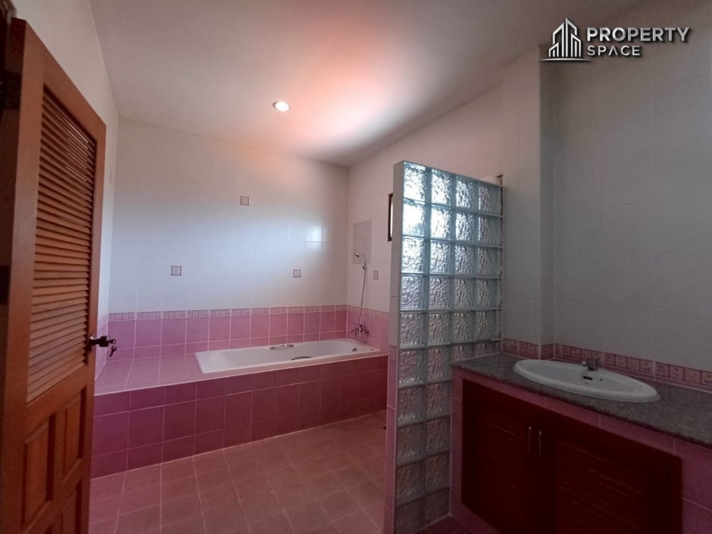 Spacious 5-Bedroom Pool Villa near Mabprachan Lake Pattaya For Sale Image 24