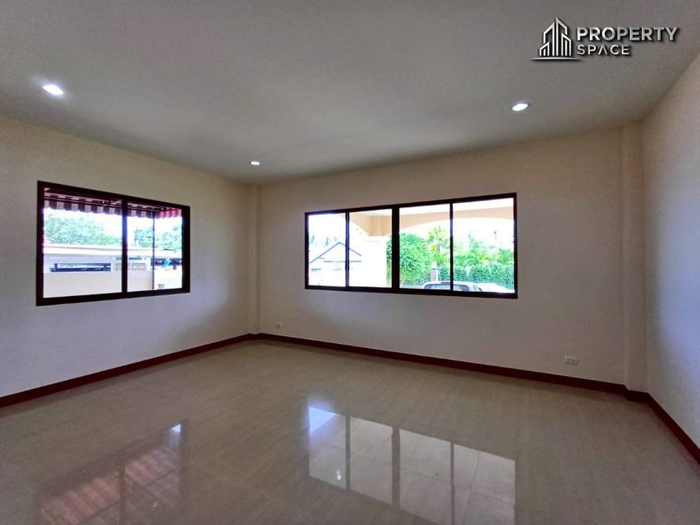 Spacious 5-Bedroom Pool Villa near Mabprachan Lake Pattaya For Sale Image 23