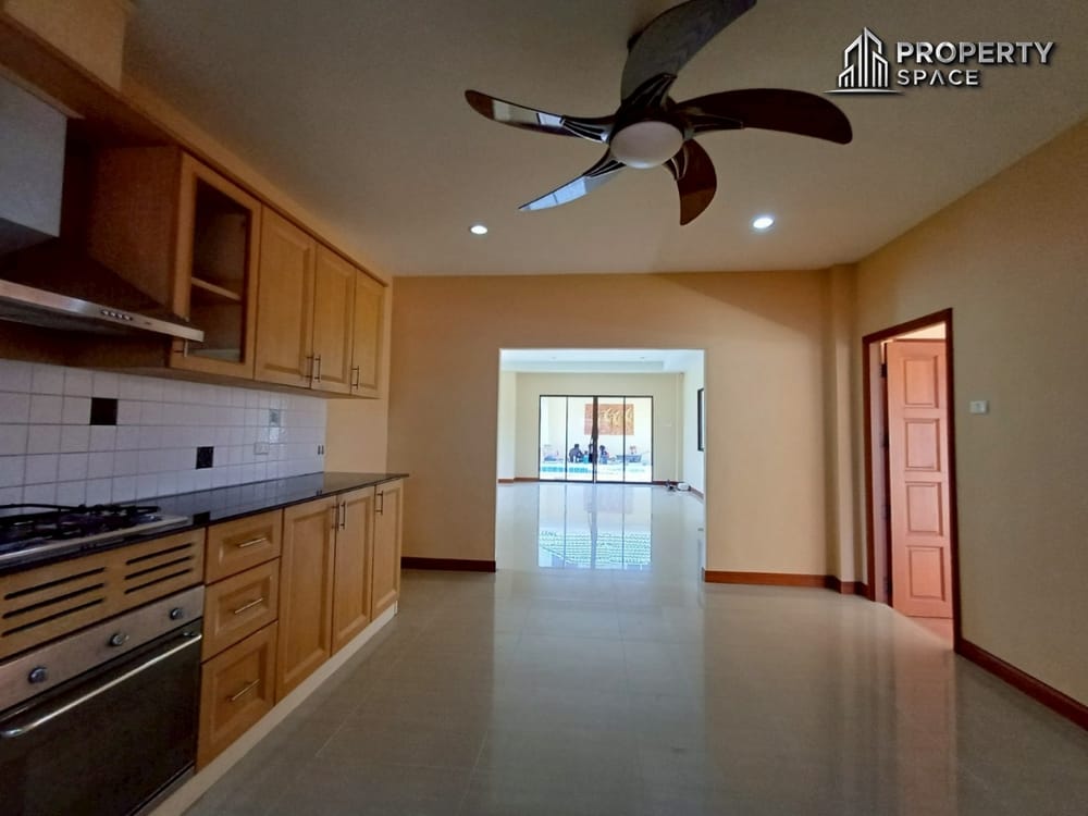 Spacious 5-Bedroom Pool Villa near Mabprachan Lake Pattaya For Sale Image 14