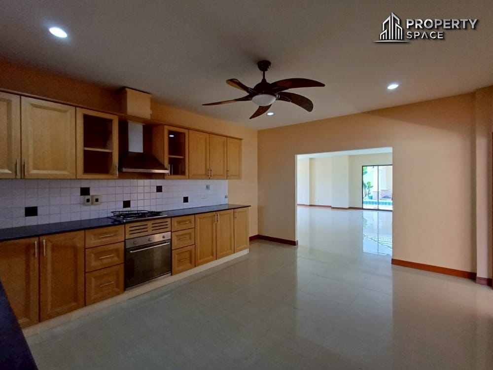Spacious 5-Bedroom Pool Villa near Mabprachan Lake Pattaya For Sale Image 15