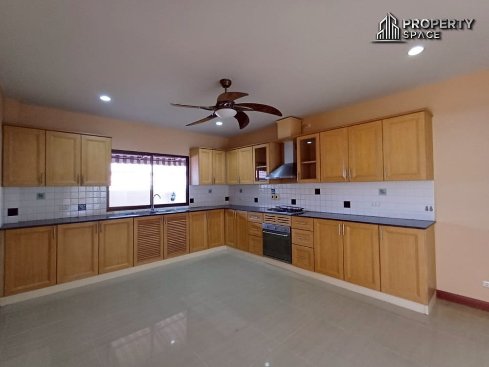 Spacious 5-Bedroom Pool Villa near Mabprachan Lake Pattaya For Sale Image 13
