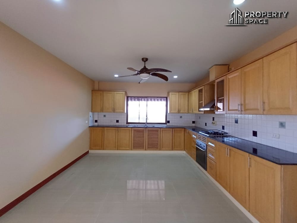 Spacious 5-Bedroom Pool Villa near Mabprachan Lake Pattaya For Sale Image 12