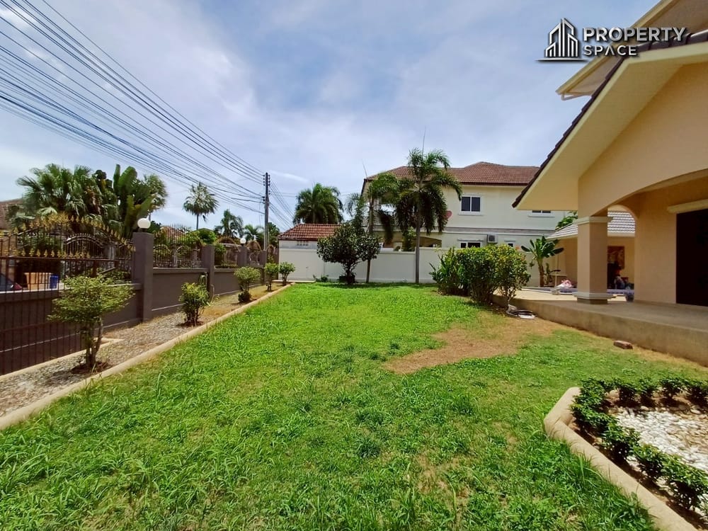 Spacious 5-Bedroom Pool Villa near Mabprachan Lake Pattaya For Sale Image 8