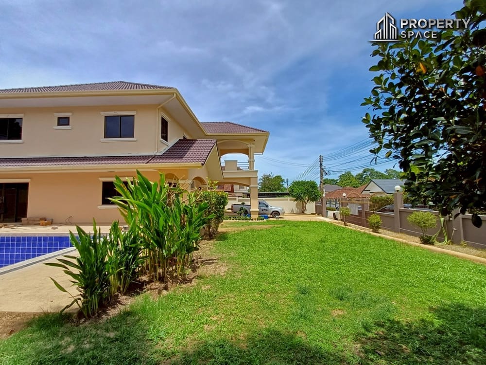 Spacious 5-Bedroom Pool Villa near Mabprachan Lake Pattaya For Sale Image 6