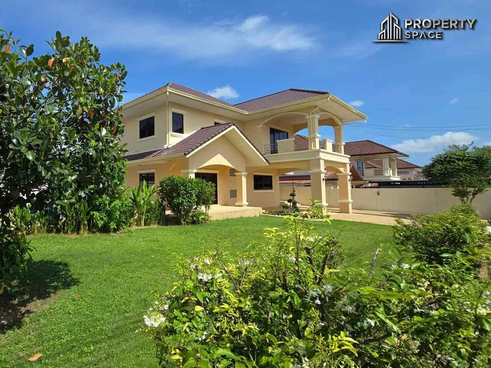 Spacious 5-Bedroom Pool Villa near Mabprachan Lake Pattaya For Sale Image 1