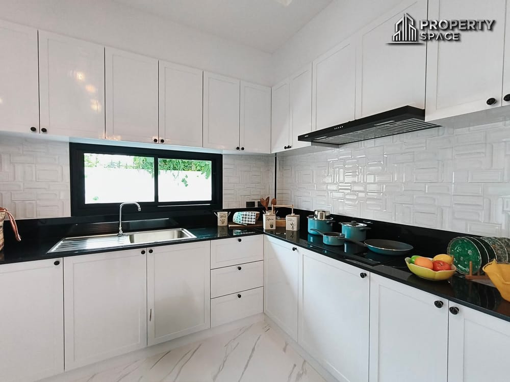 4 Bedroom Pool Villa In The Village In Soi Siam Country Club Pattaya For Sale Image 17