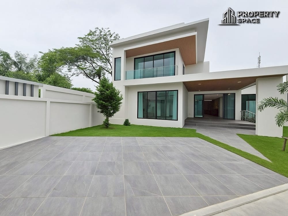 Stunning 4-Bedroom Luxury Pool Villa Just 1.5 KM From Jomtien Beach For Sale Image 1