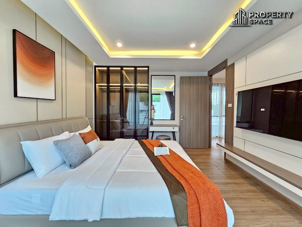 Stunning 4-Bedroom Luxury Pool Villa Just 1.5 KM From Jomtien Beach For Sale Image 20