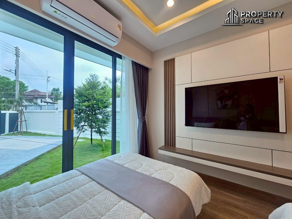 Stunning 4-Bedroom Luxury Pool Villa Just 1.5 KM From Jomtien Beach For Sale Image 27
