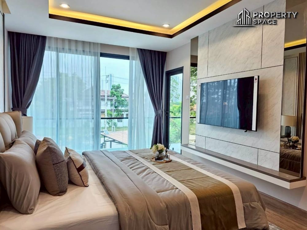 Stunning 4-Bedroom Luxury Pool Villa Just 1.5 KM From Jomtien Beach For Sale Image 13