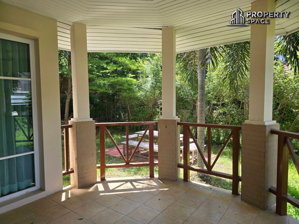 Unfurnished 2-Storey 3 Bedroom Detached House In East Pattaya For Rent Image 4