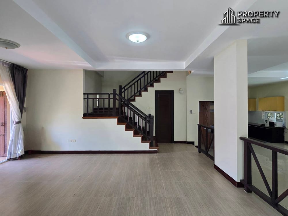 Unfurnished 2-Storey 3 Bedroom Detached House In East Pattaya For Rent Image 6