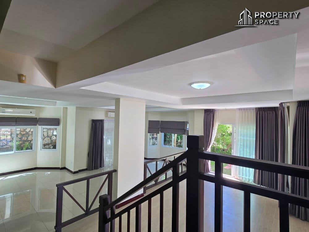 Unfurnished 2-Storey 3 Bedroom Detached House In East Pattaya For Rent Image 9