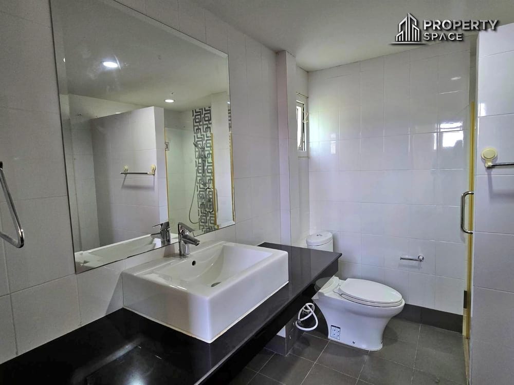 Unfurnished 2-Storey 3 Bedroom Detached House In East Pattaya For Rent Image 18