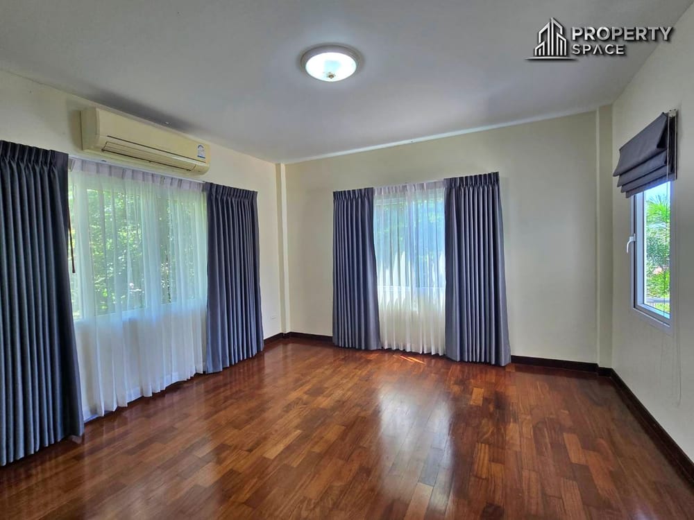 Unfurnished 2-Storey 3 Bedroom Detached House In East Pattaya For Rent Image 27