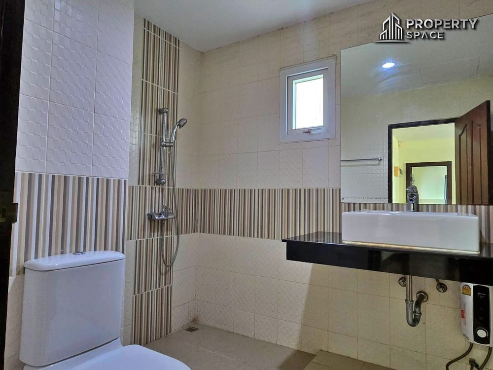 Unfurnished 2-Storey 3 Bedroom Detached House In East Pattaya For Rent Image 26