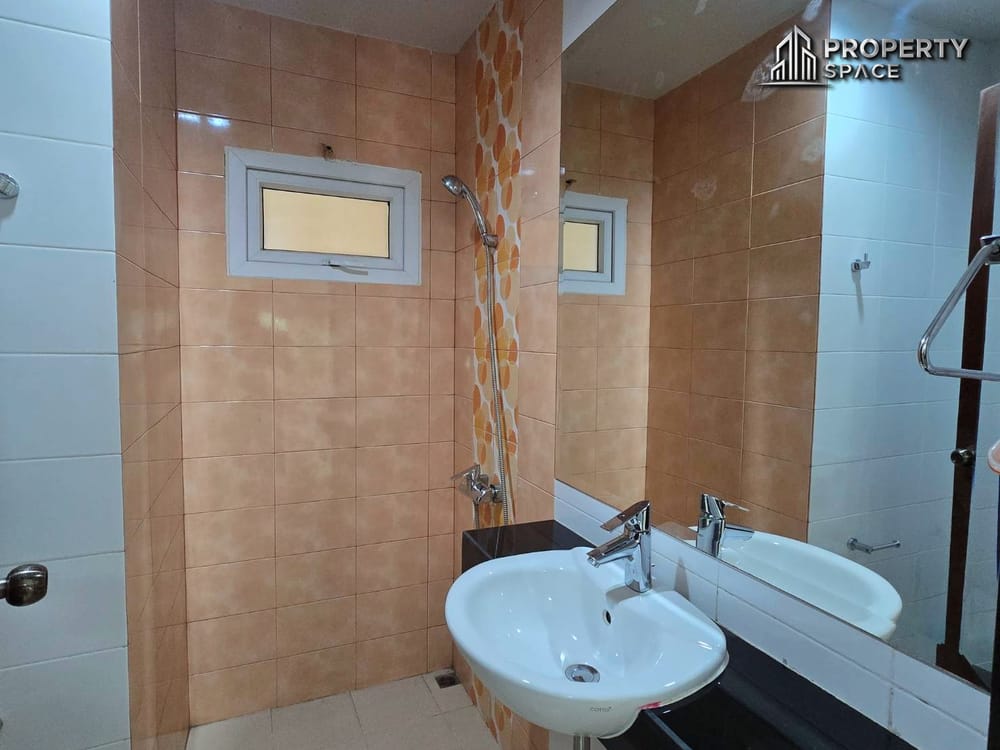Unfurnished 2-Storey 3 Bedroom Detached House In East Pattaya For Rent Image 34