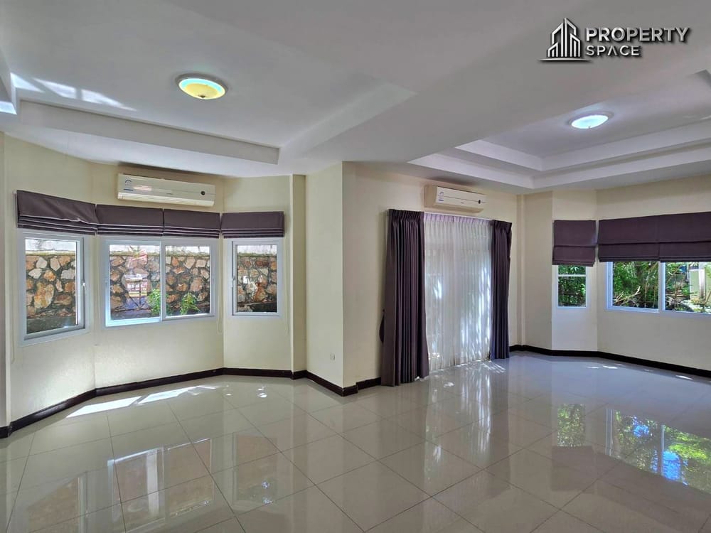 Unfurnished 2-Storey 3 Bedroom Detached House In East Pattaya For Rent Image 30