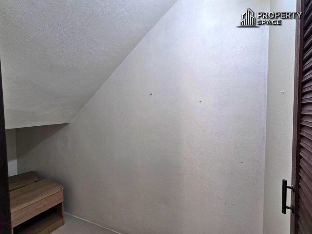 Unfurnished 2-Storey 3 Bedroom Detached House In East Pattaya For Rent Image 35