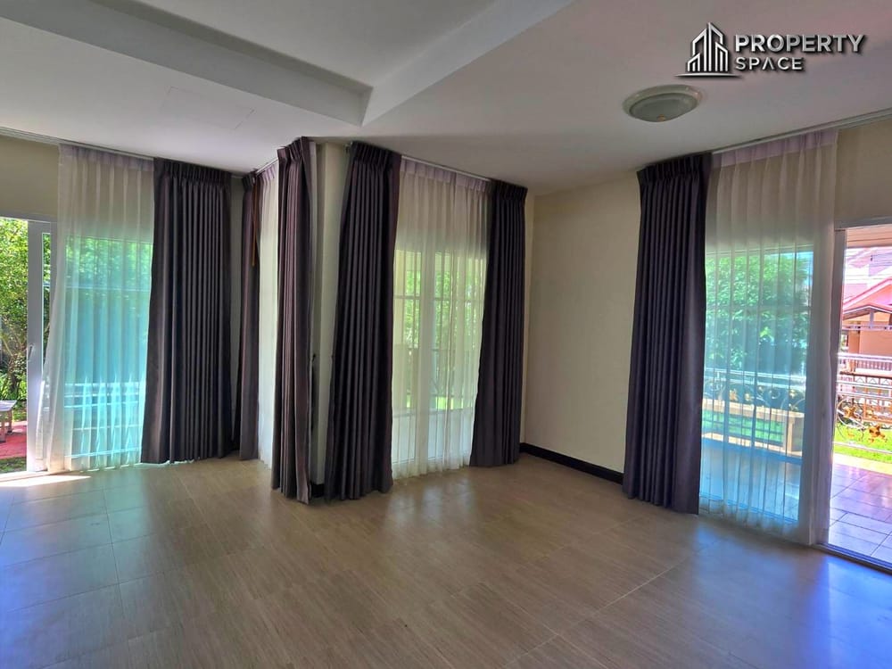 Unfurnished 2-Storey 3 Bedroom Detached House In East Pattaya For Rent Image 32