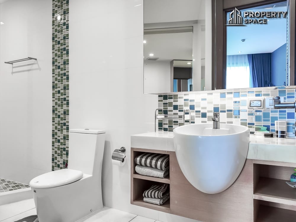 Spacious 2-Bedroom Beachfront Condominium at Ananya Beachfront Wongamat (FQ) For Sale Image 23