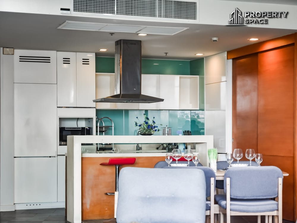 Spacious 2-Bedroom Beachfront Condominium at Ananya Beachfront Wongamat (FQ) For Sale Image 12