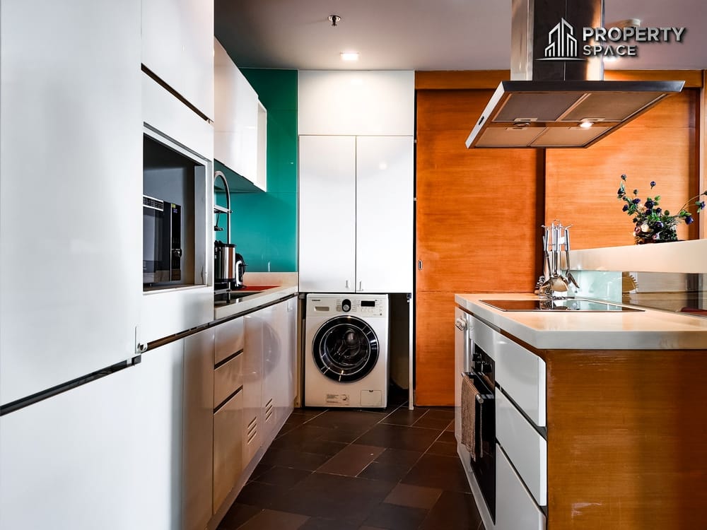 Spacious 2-Bedroom Beachfront Condominium at Ananya Beachfront Wongamat (FQ) For Sale Image 11