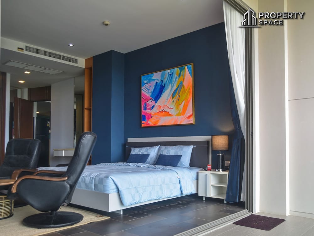 Spacious 2-Bedroom Beachfront Condominium at Ananya Beachfront Wongamat (FQ) For Sale Image 15