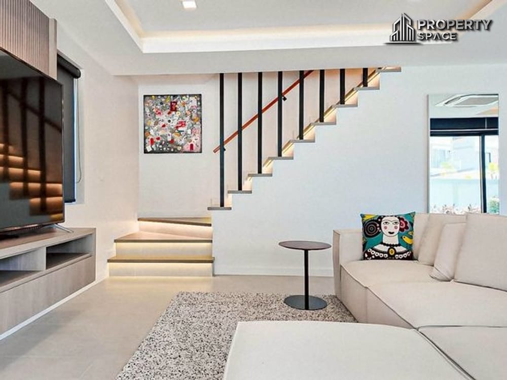 Stunning 3-Bedroom Luxury Pool Villa In Central Pattaya For Sale Image 8