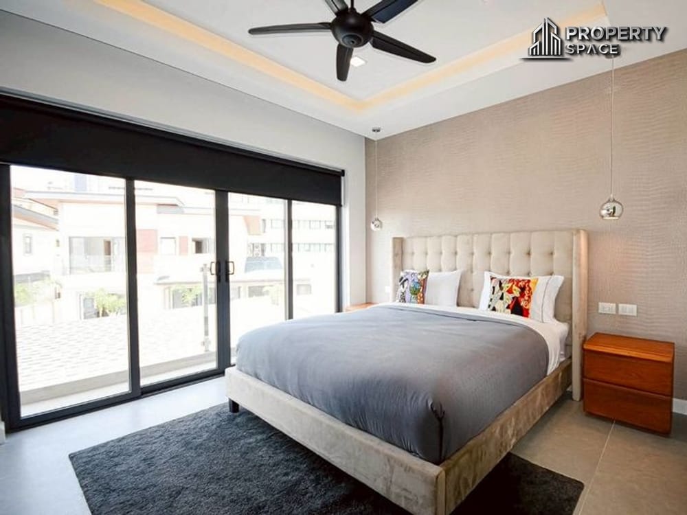 Stunning 3-Bedroom Luxury Pool Villa In Central Pattaya For Sale Image 16