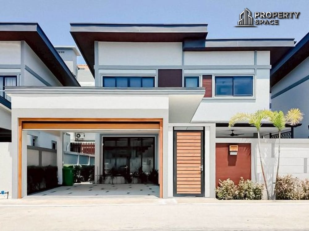Stunning 3-Bedroom Luxury Pool Villa In Central Pattaya For Sale Image 1