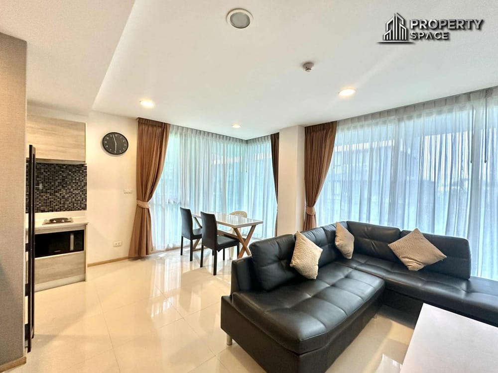 Near Beach! 1-Bedroom Corner Unit Pool View at Acqua Jomtien Pattaya For Rent Image 7