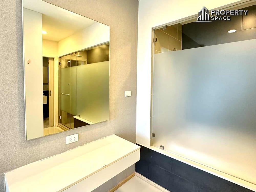 Near Beach! 1-Bedroom Corner Unit Pool View at Acqua Jomtien Pattaya For Rent Image 14