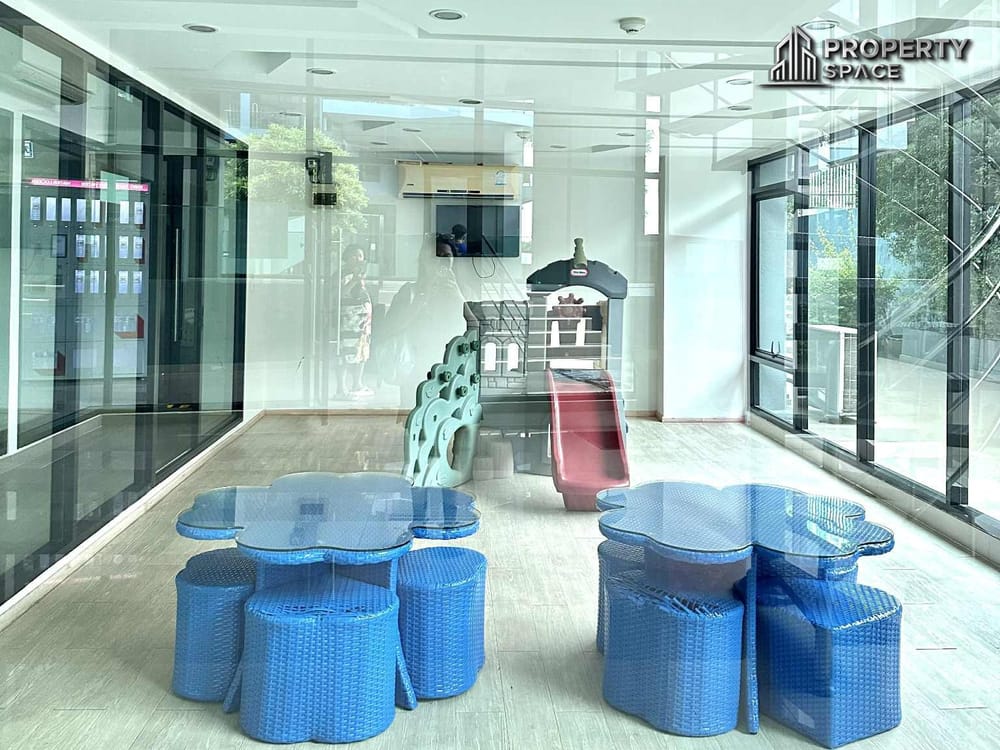 Near Beach! 1-Bedroom Corner Unit Pool View at Acqua Jomtien Pattaya For Rent Image 18