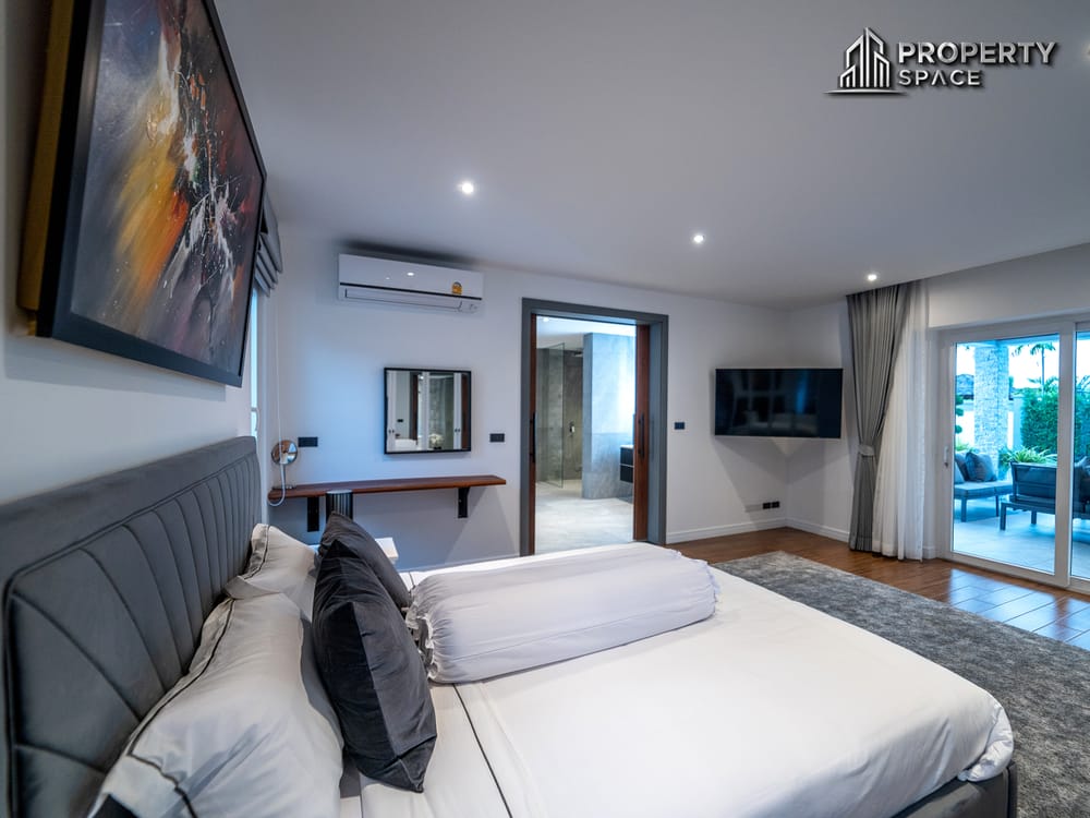 Prestige Living Above It All – Ultra-Luxury 6-Bedroom Hillside Villa For Sale in Pattaya Image 27