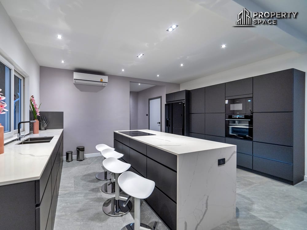 Prestige Living Above It All – Ultra-Luxury 6-Bedroom Hillside Villa For Sale in Pattaya Image 24