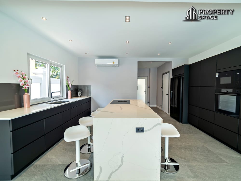Prestige Living Above It All – Ultra-Luxury 6-Bedroom Hillside Villa For Sale in Pattaya Image 23