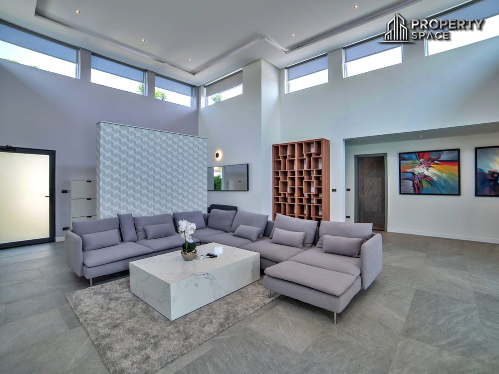 Prestige Living Above It All – Ultra-Luxury 6-Bedroom Hillside Villa For Sale in Pattaya Image 15