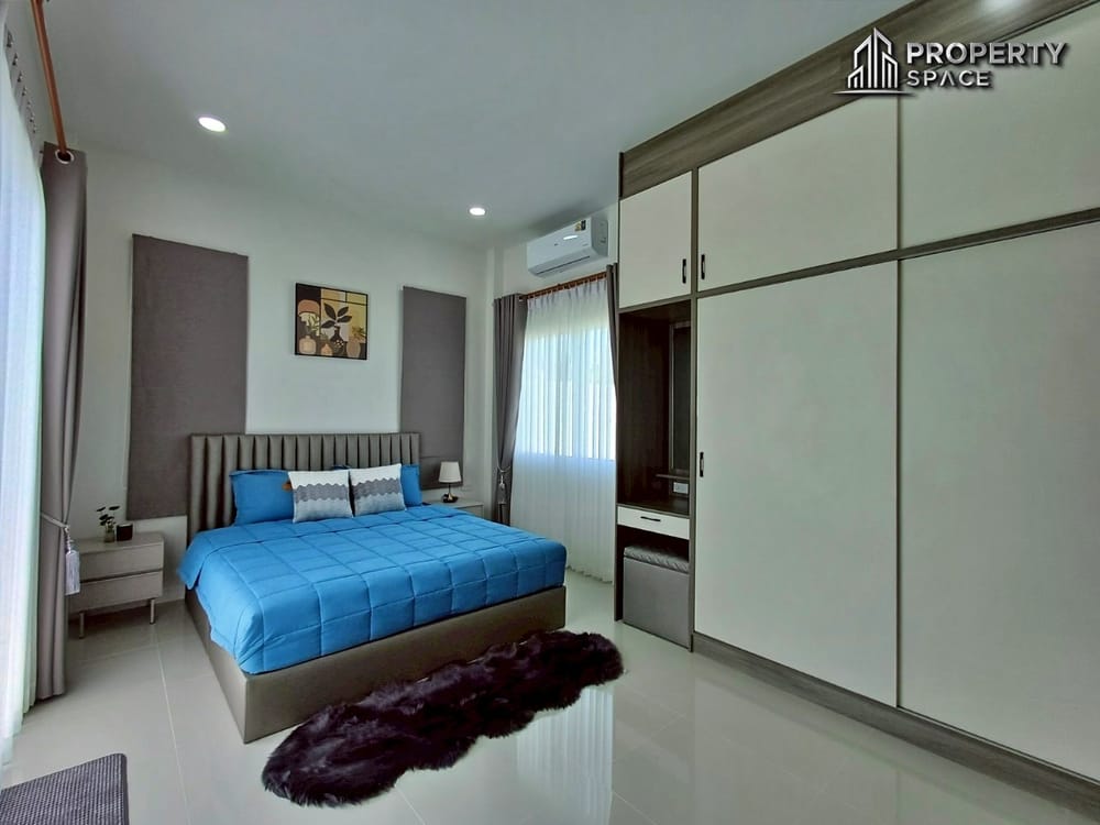 Brand New 3-Bedroom Pool Villa Near Mabprachan Lake Pattaya For Sale Image 27