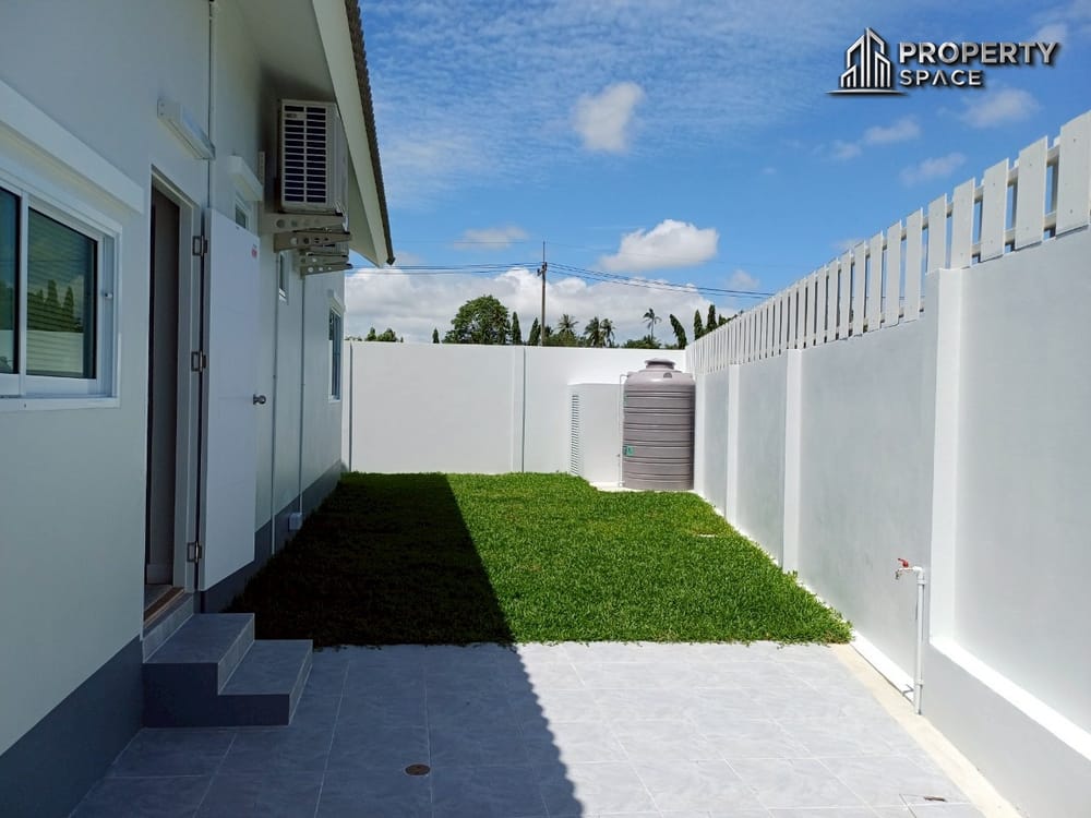 Brand New 3-Bedroom Pool Villa Near Mabprachan Lake Pattaya For Sale Image 32