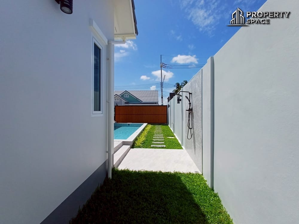 Brand New 3-Bedroom Pool Villa Near Mabprachan Lake Pattaya For Sale Image 37