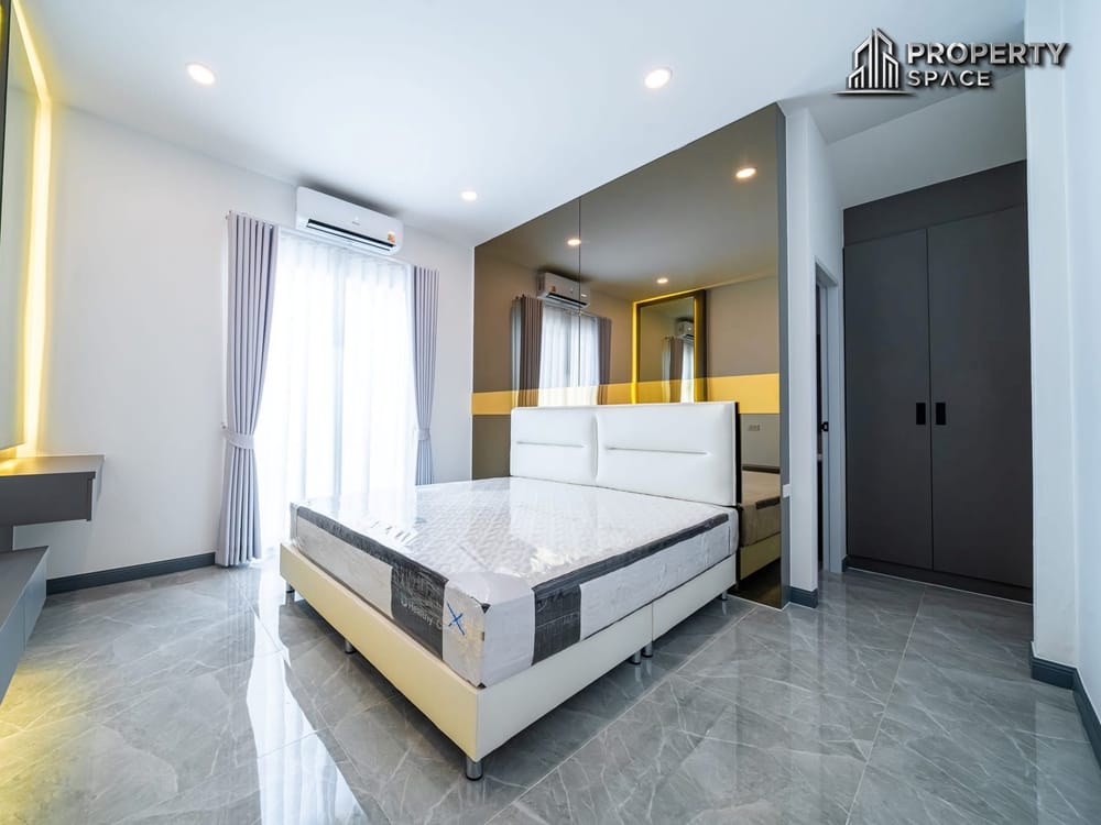 Brand New Modern Luxury 4 Bedroom Pool Villa In Jomtien Pattaya For Sale Image 11