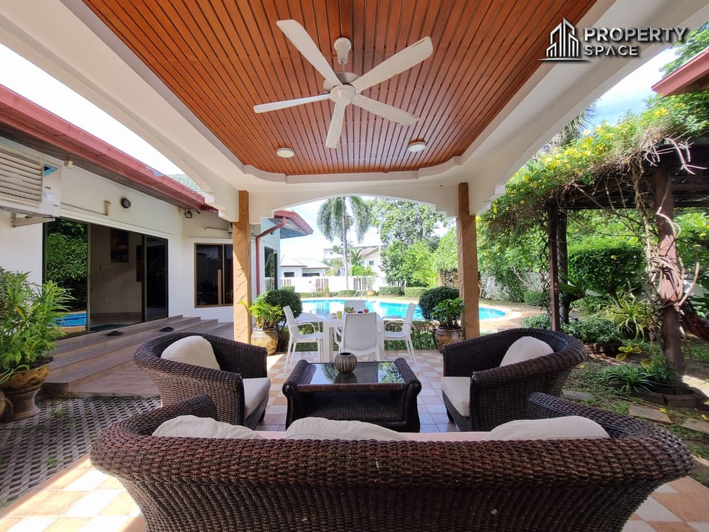 Spacious 4 Bedroom Pool Villa Large Plot In East Pattaya For Sale And Rent Image 33